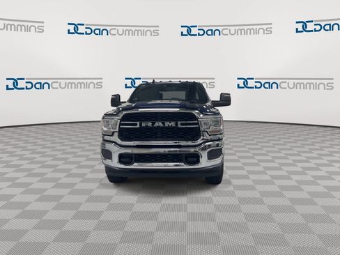 Used 2024 RAM 2500 Tradesman w/ Chrome Appearance Group AWD/4WD image 3