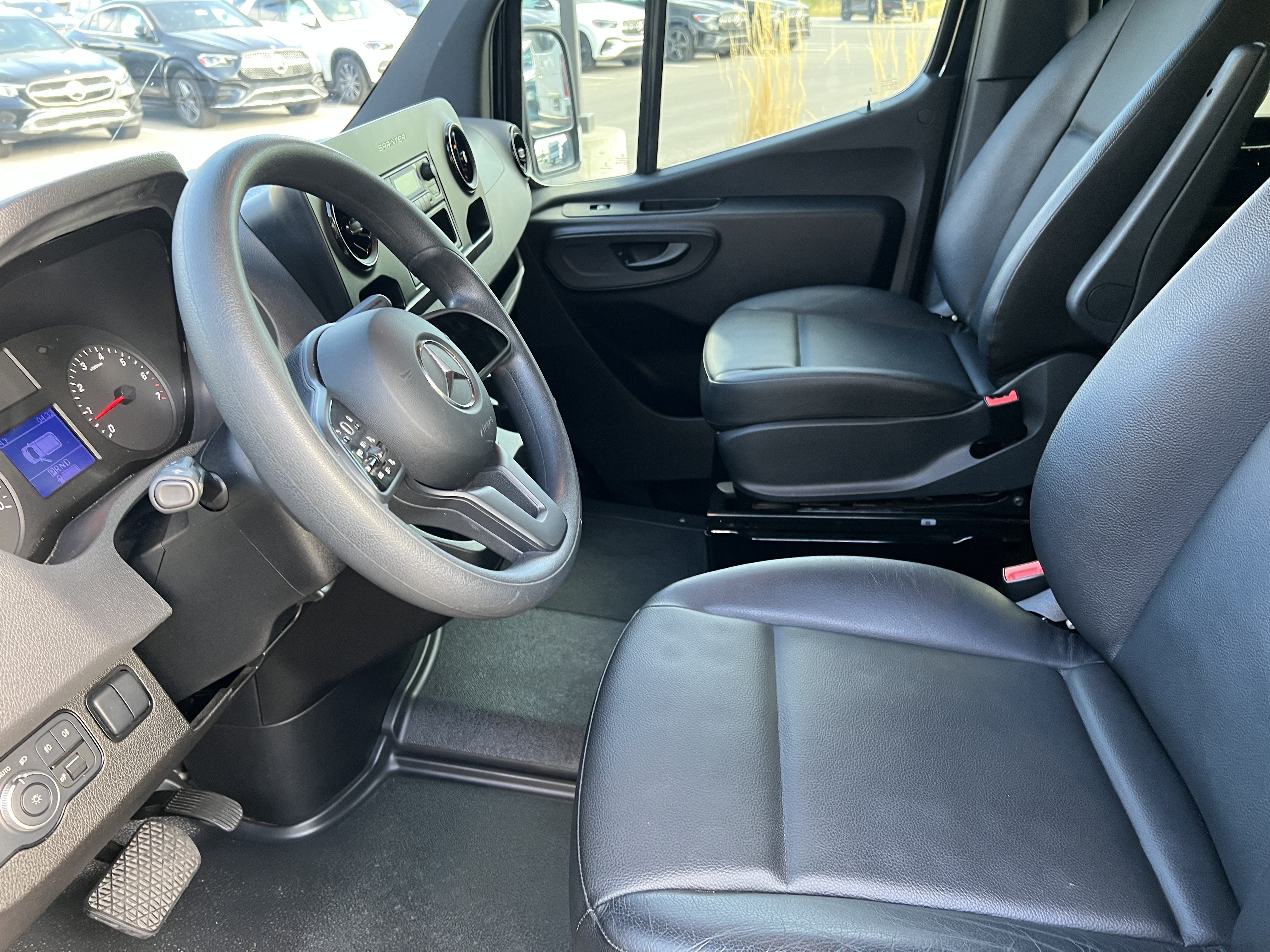 Used 2023 Mercedes-Benz Sprinter 2500 image 15