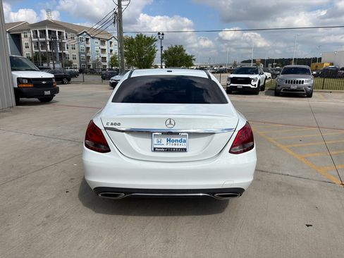 Used 2018 Mercedes-Benz C 300 Sedan image 4