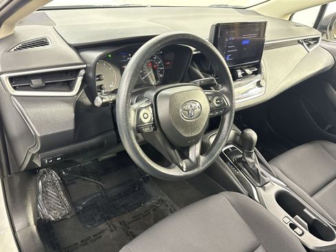 Used 2023 Toyota Corolla LE FWD image 7