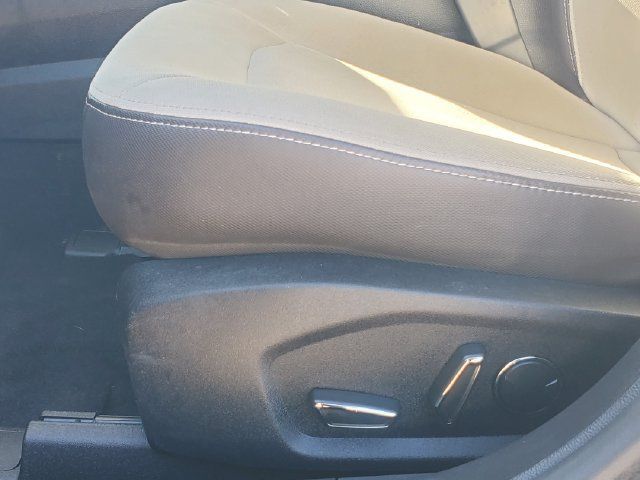 Used 2020 Ford Fusion SE w/ Equipment Group 151A FWD image 7