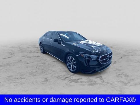 Used 2025 Mercedes-Benz E 350 4MATIC Sedan image 3