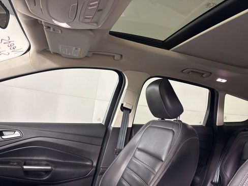 Used 2019 Ford Escape SEL image 23