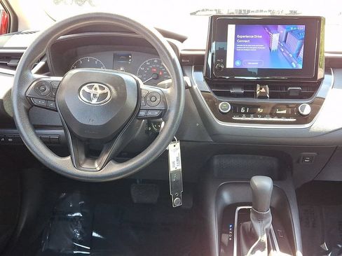 Used 2025 Toyota Corolla LE FWD image 12