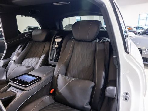 Used 2024 Mercedes-Benz Maybach GLS 600 4MATIC image 35
