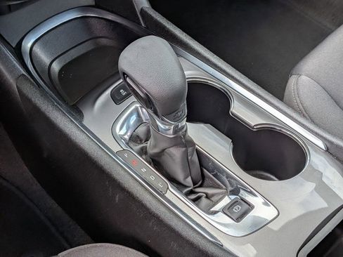 Used 2025 Chevrolet Malibu LT FWD image 21