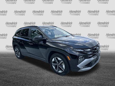 Used 2025 Hyundai Tucson SEL FWD image 2