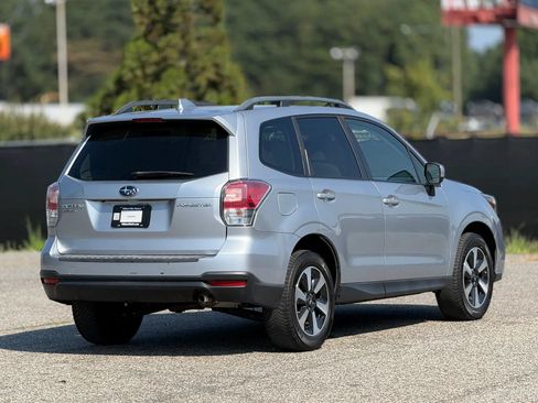 Used 2018 Subaru Forester 2.5i Premium AWD/4WD image 9