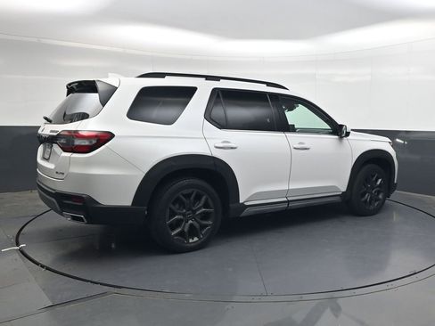Used 2023 Honda Pilot Elite image 4