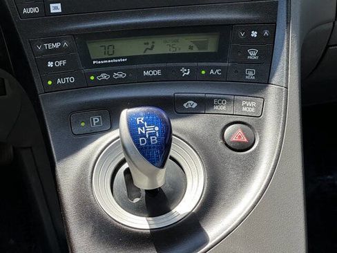 Used 2010 Toyota Prius Five image 16