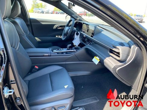 New 2026 Toyota Crown Signia AWD/4WD image 13
