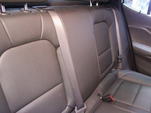 Used 2025 Buick Envista Sport Touring image 14