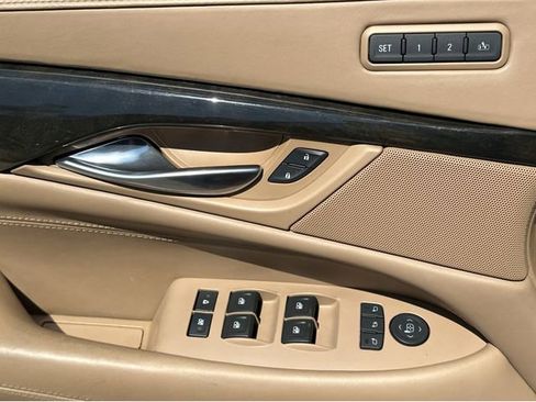 Used 2018 Cadillac Escalade ESV Platinum image 34