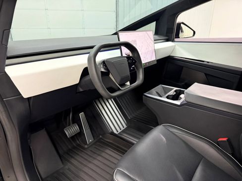 Used 2024 Tesla Cybertruck AWD Crew Cab image 12