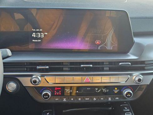 New 2025 Kia Telluride S image 13