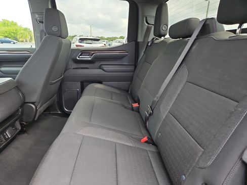 Used 2025 Chevrolet Silverado 1500 LT image 12