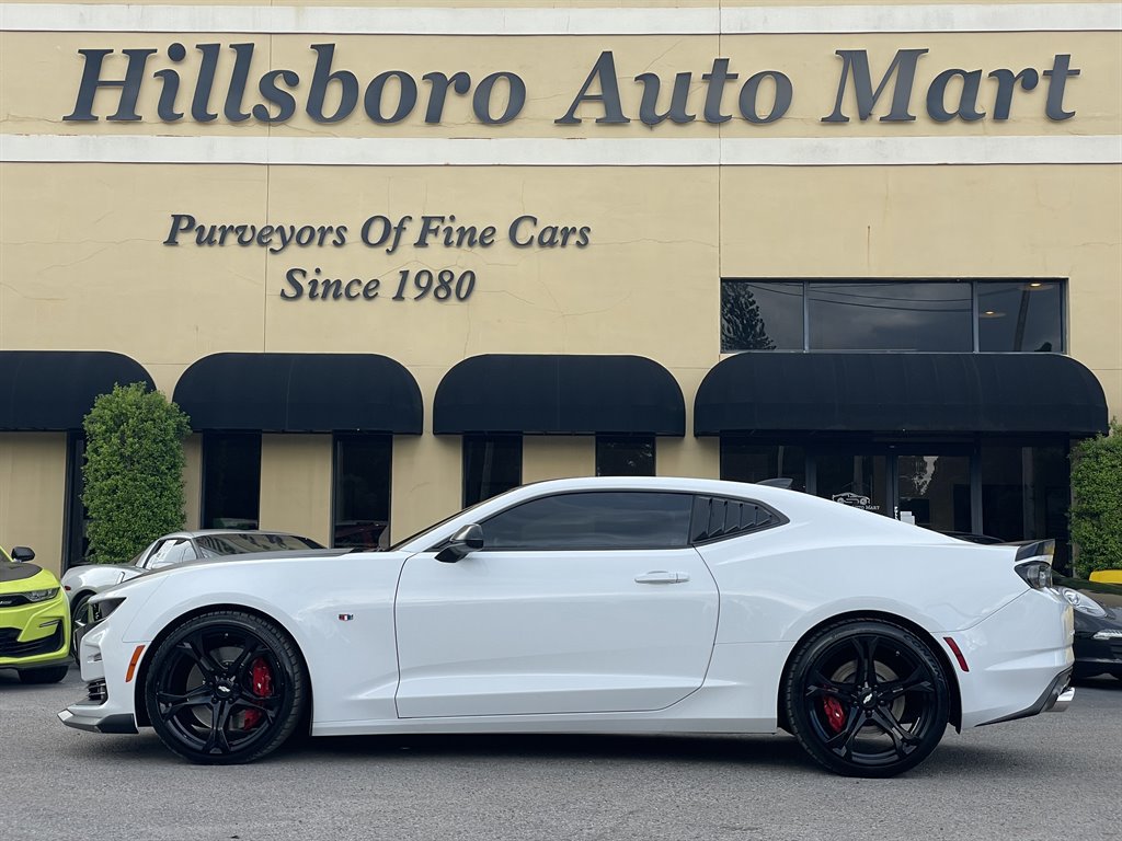 Used 2019 Chevrolet Camaro SS RWD image 5