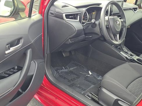 Used 2022 Toyota Corolla SE w/ SE Preferred Package image 9