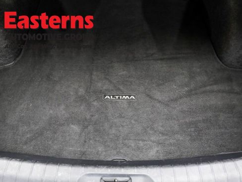 Used 2024 Nissan Altima 2.5 SV image 9