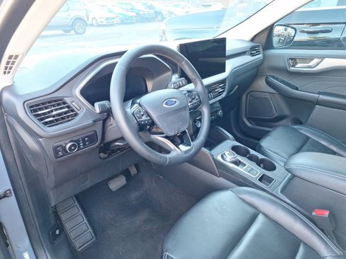 Used 2023 Ford Escape Platinum image 7