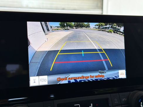 Used 2025 Toyota Grand Highlander AWD Hybrid image 25