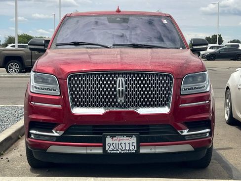 Used 2018 Lincoln Navigator Reserve w/ Technology Package AWD/4WD image 3