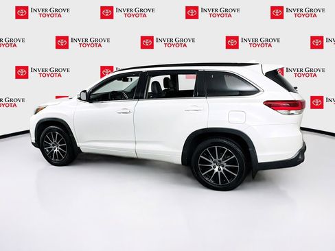 Certified 2018 Toyota Highlander SE image 9