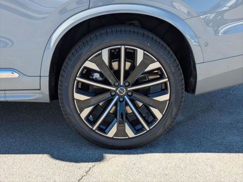 New 2026 Volvo XC90 T8 Plus w/ Protection Package Premier image 6