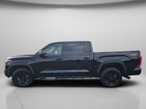 Used 2023 Toyota Tundra SR5 w/ SR5 Convenience Package AWD/4WD image 21