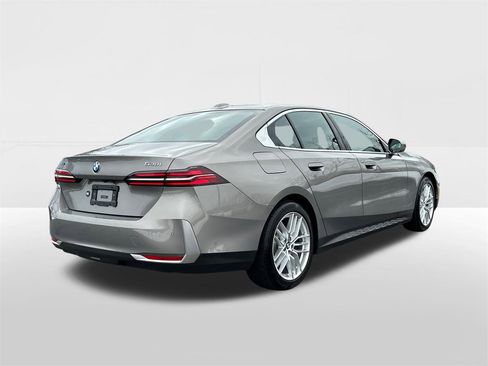 Used 2024 BMW 530i xDrive w/ Premium Package image 4