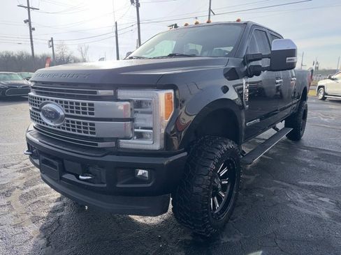 Used 2019 Ford F350 Platinum w/ Platinum Ultimate Package image 3