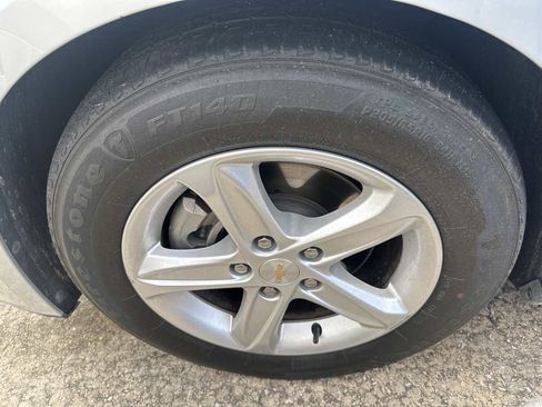 Used 2022 Chevrolet Malibu LT image 36