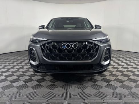 Used 2025 Audi Q5 Premium Plus w/ Premium Plus AWD/4WD image 3