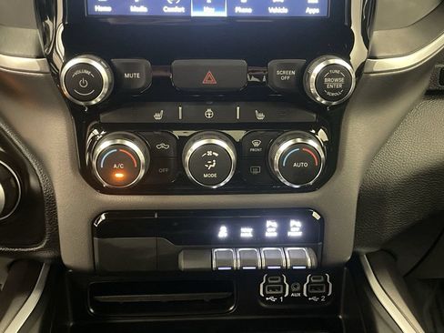 Used 2022 RAM 1500 Big Horn AWD/4WD image 12