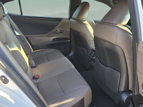 New 2025 Lexus ES 350 w/ Premium Package image 10