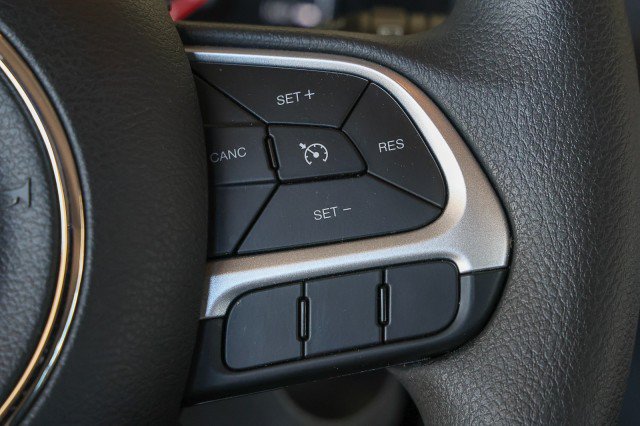 Used 2023 Jeep Renegade Latitude AWD/4WD image 24