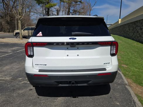 New 2026 Ford Explorer Active image 11