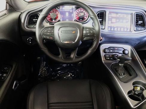 Used 2016 Dodge Challenger R/T Scat Pack RWD image 3