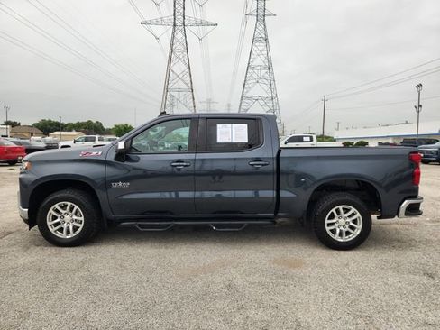Used 2021 Chevrolet Silverado 1500 LT w/ Z71 Off-Road Package AWD/4WD image 4