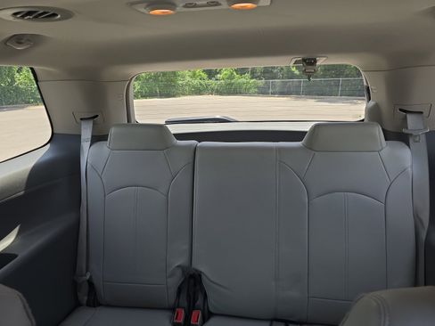 Used 2017 GMC Acadia Limited SLT AWD/4WD image 24