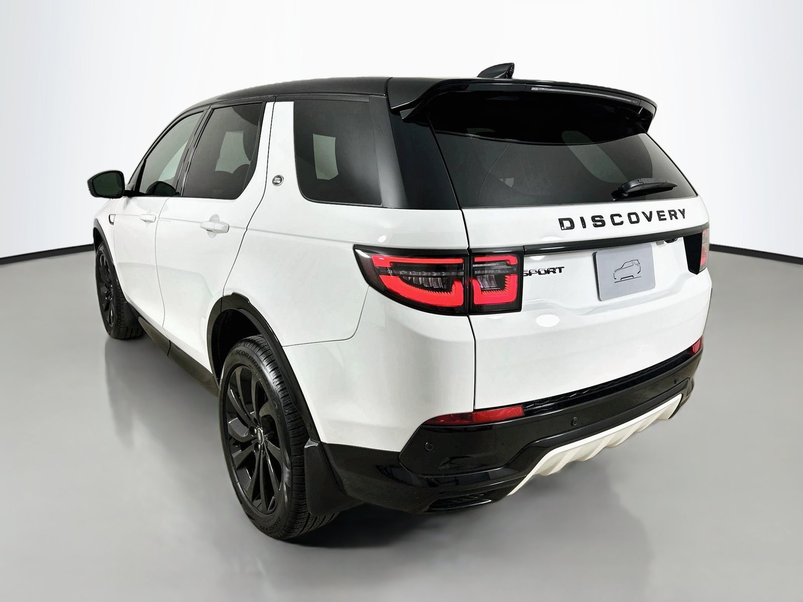 Used 2025 Land Rover Discovery Sport Dynamic SE AWD/4WD image 7