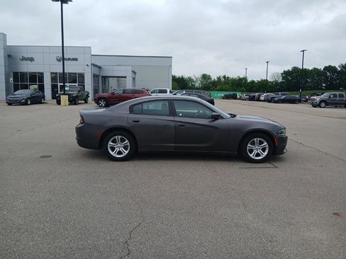 Used 2021 Dodge Charger SXT w/ Leather Interior Group RWD image 9