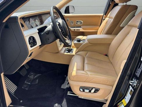 Used 2019 Rolls-Royce Phantom Sedan image 17