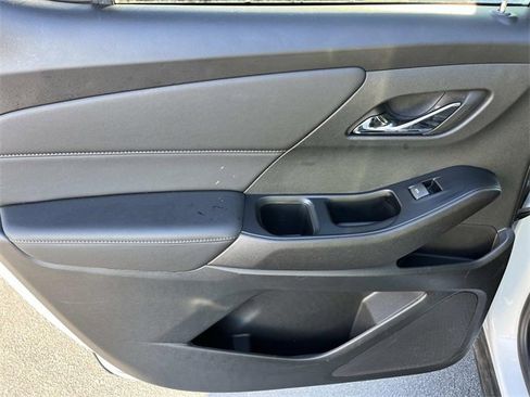 Used 2023 Chevrolet Traverse LT w/ Midnight/Sport Edition image 15