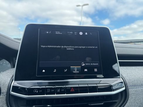 Used 2025 Jeep Compass Latitude image 42