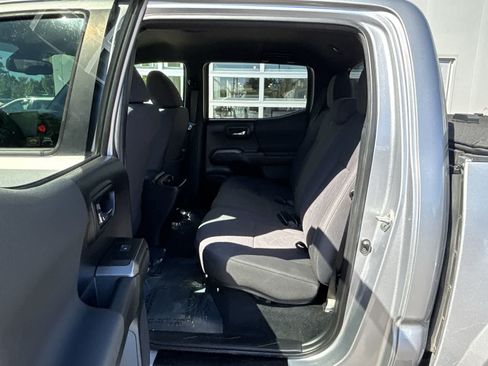 Used 2018 Toyota Tacoma TRD Sport w/ Technology Package AWD/4WD image 11