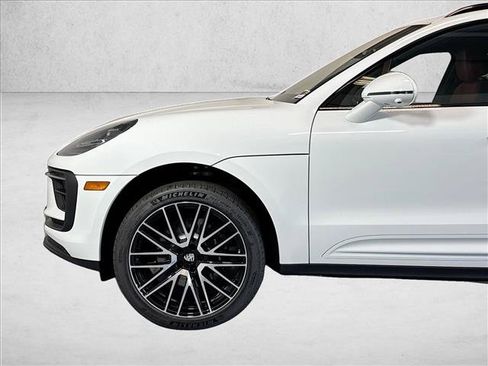 Certified 2025 Porsche Macan Turbo AWD/4WD image 29