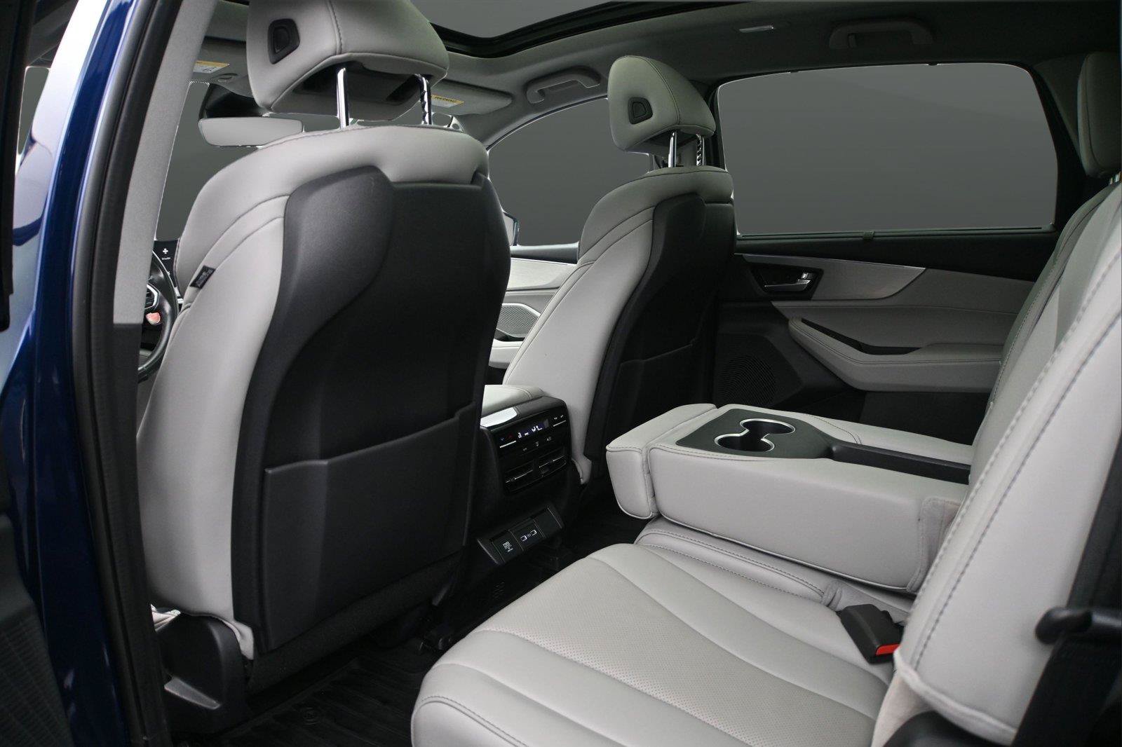 Certified 2024 Acura MDX w/ Technology Package AWD/4WD image 11
