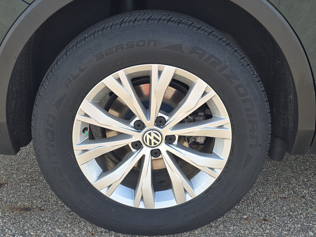 Used 2019 Volkswagen Tiguan S w/ 3rd Row Seat Package AWD/4WD image 32