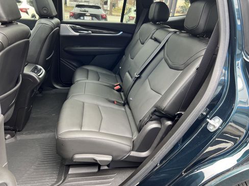 Used 2024 Cadillac XT6 Sport w/ Technology Package image 13